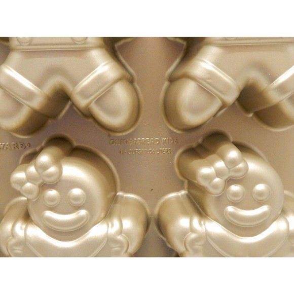 Nordic Ware Gingerbread Kids Cake Pan Bakeware Williams Sonoma - Picture 3 of 10